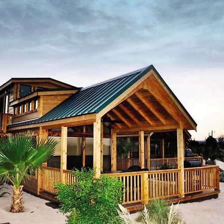 Pirate Cove Resort & Marina Needles Eksteriør bilde