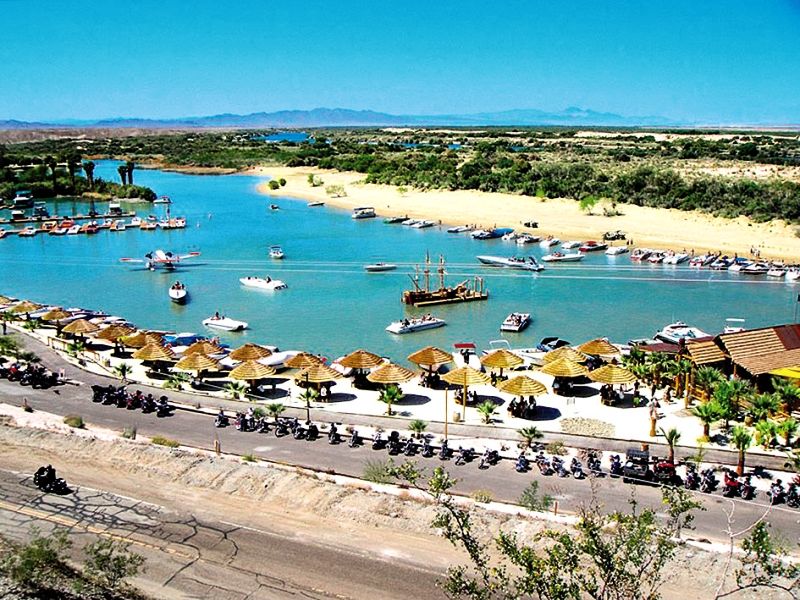 Pirate Cove Resort & Marina Needles Eksteriør bilde