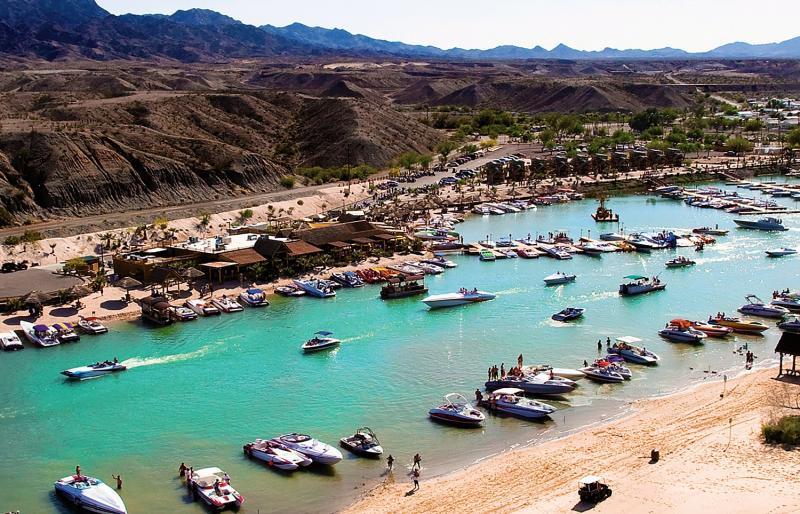 Pirate Cove Resort & Marina Needles Eksteriør bilde